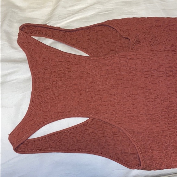 Tank - Picture 2 of 2